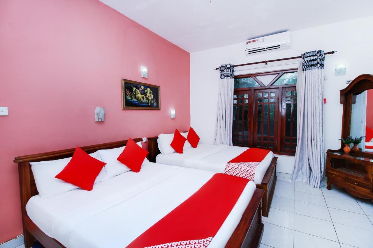 Hotel By The C Uswetakeiyawa Habitación foto