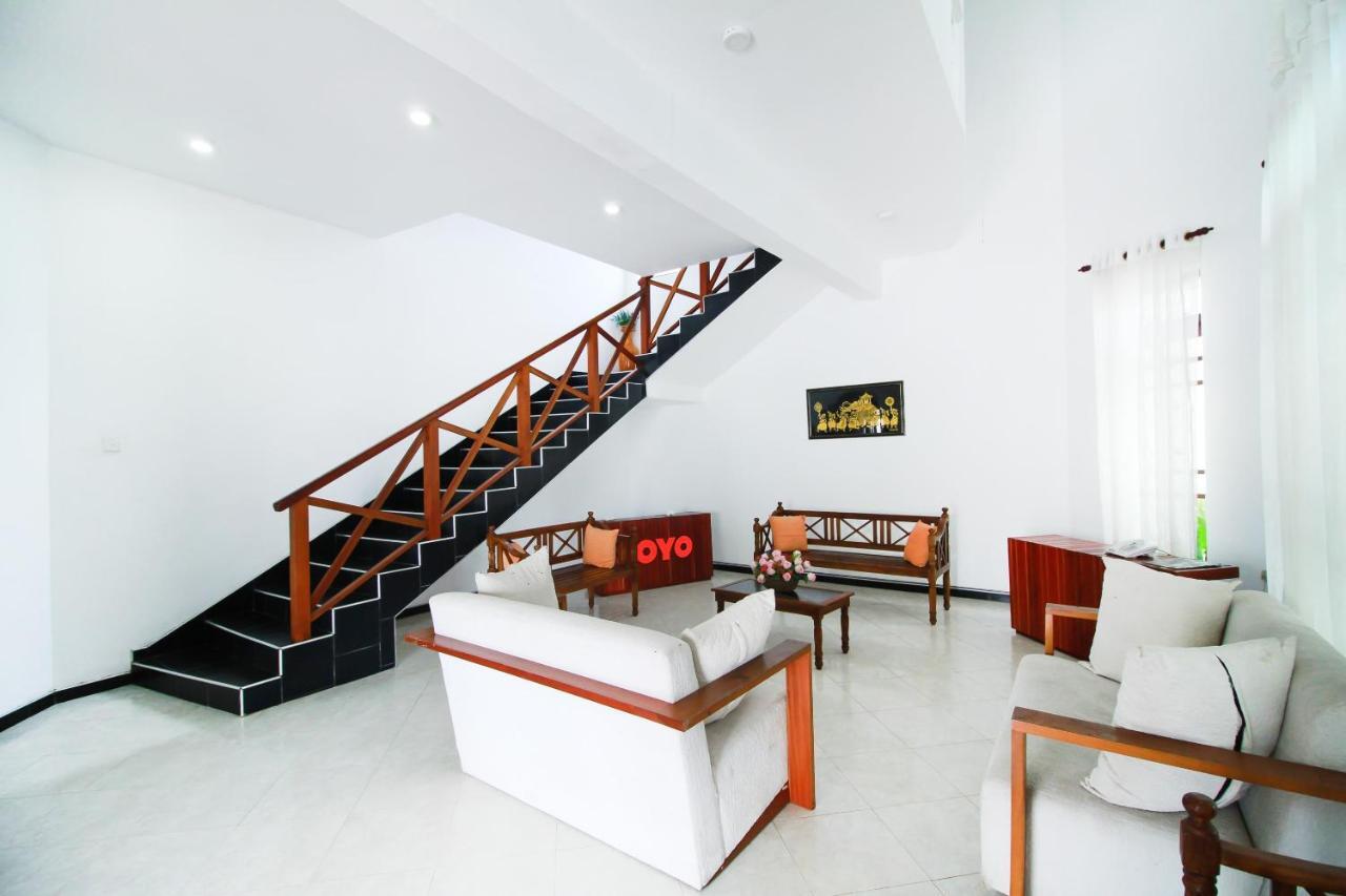 Hotel By The C Uswetakeiyawa Exterior foto